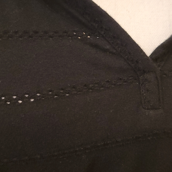 Universal Thread top. Size medium. - Picture 11 of 11